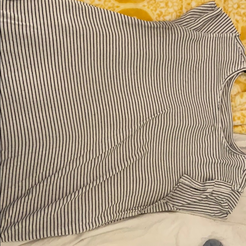 American Eagle black and white stripped shirt